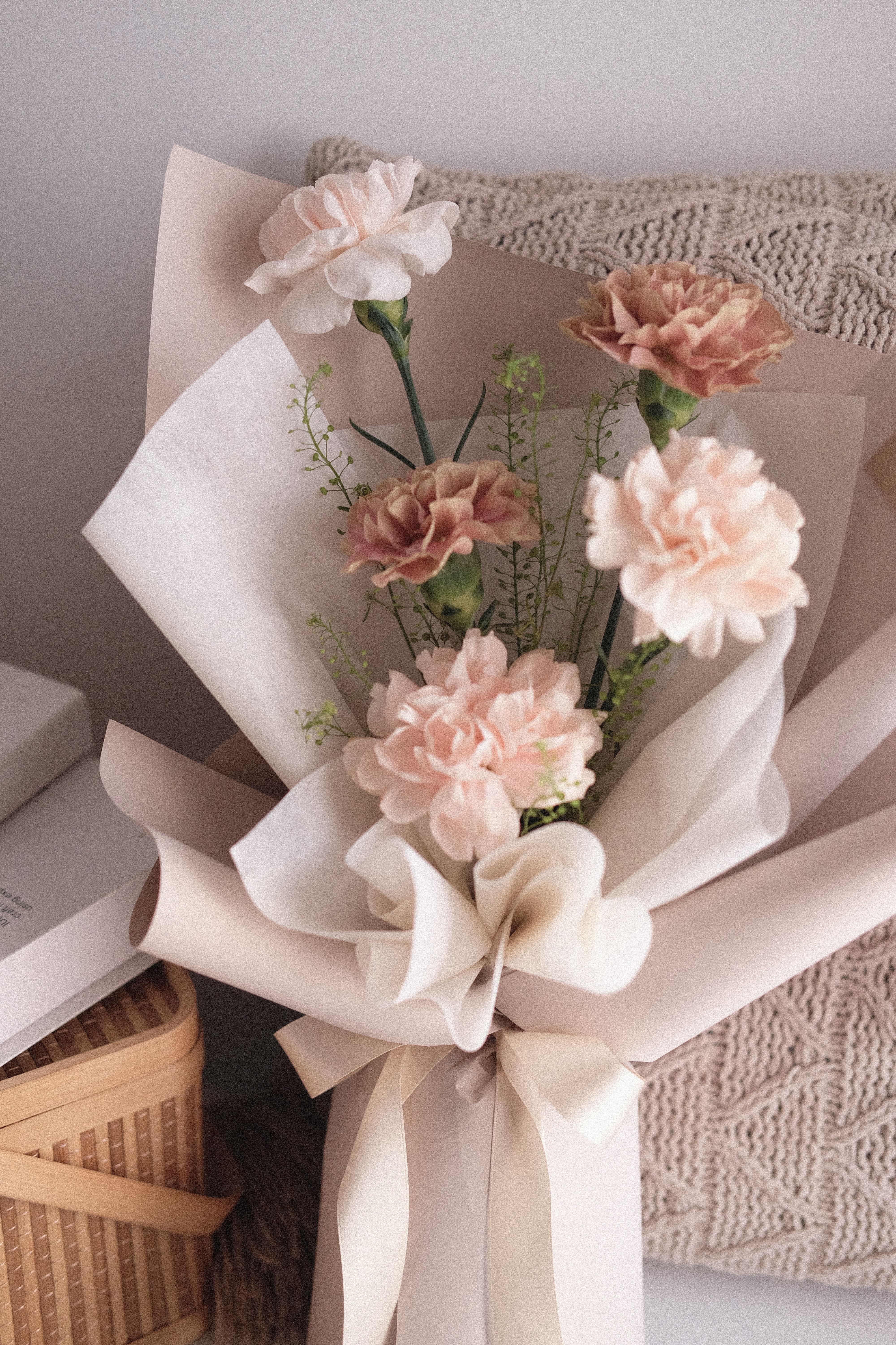 (M02)雙色康乃馨花束