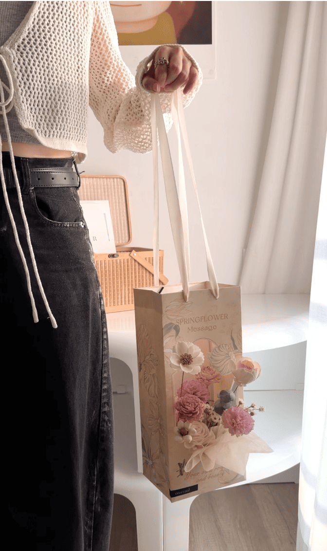 (M10)索拉康乃馨手提花盒